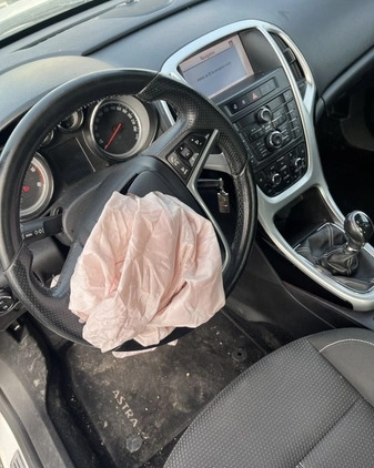 Opel Astra cena 13500 przebieg: 179000, rok produkcji 2011 z Brzesko małe 56